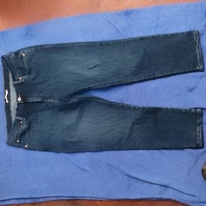 Woman's Levi jeans size 32